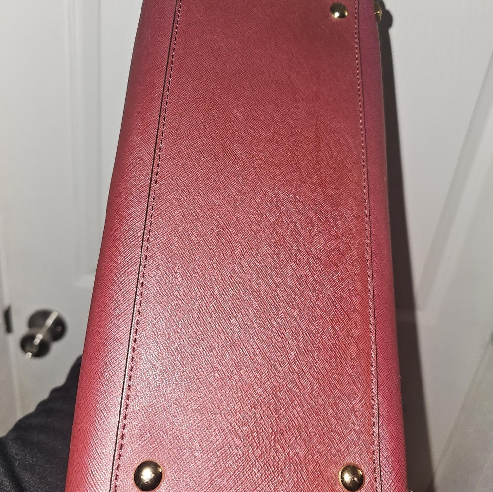 Michael Kors Purse - Picture 4 of 9